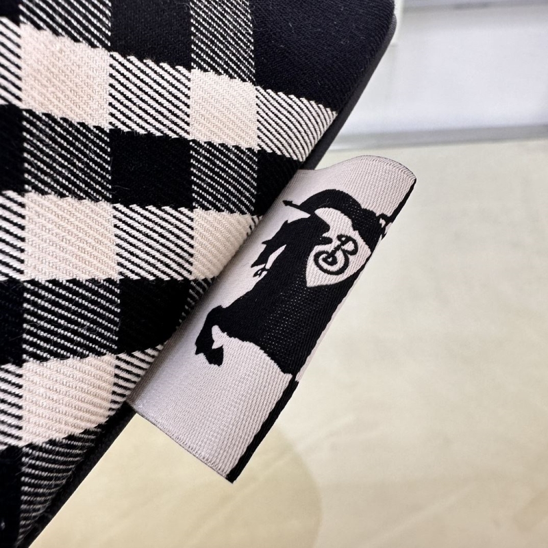 Bv*b*rry bucket bags